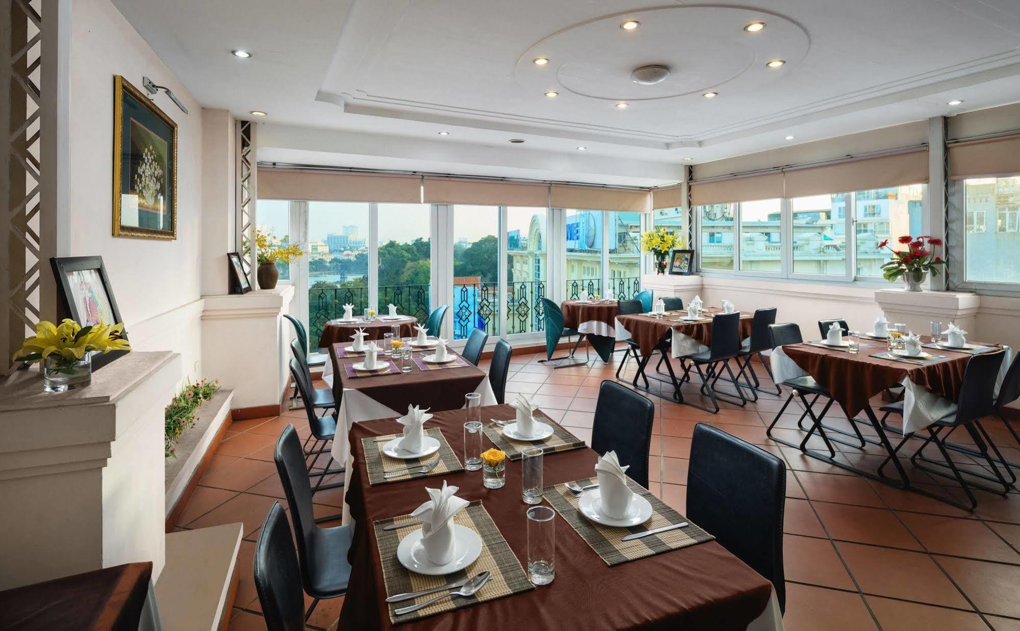 Lakeside Palace Hotel Hanoi Exterior photo